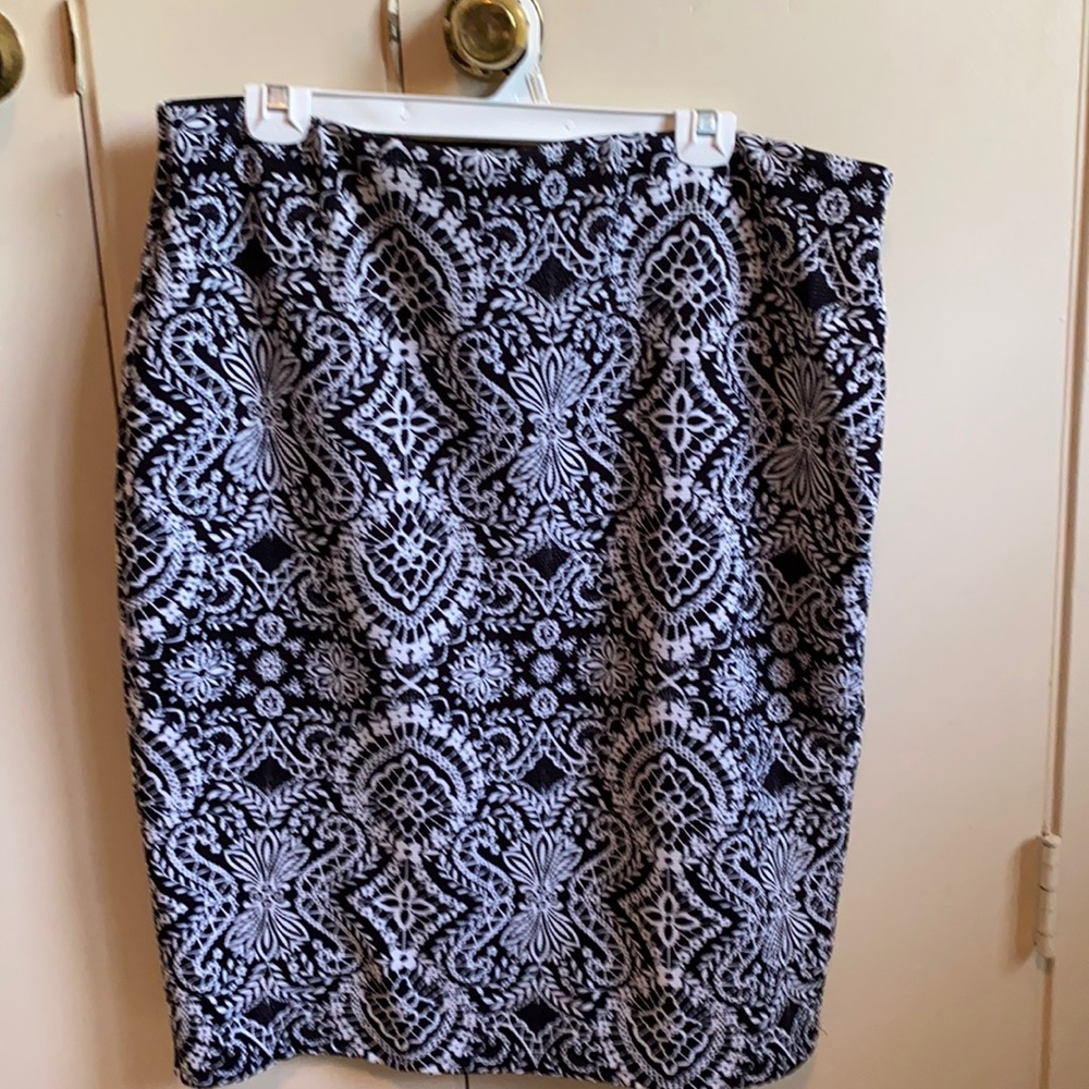 Black & White Printed Pencil Skirt